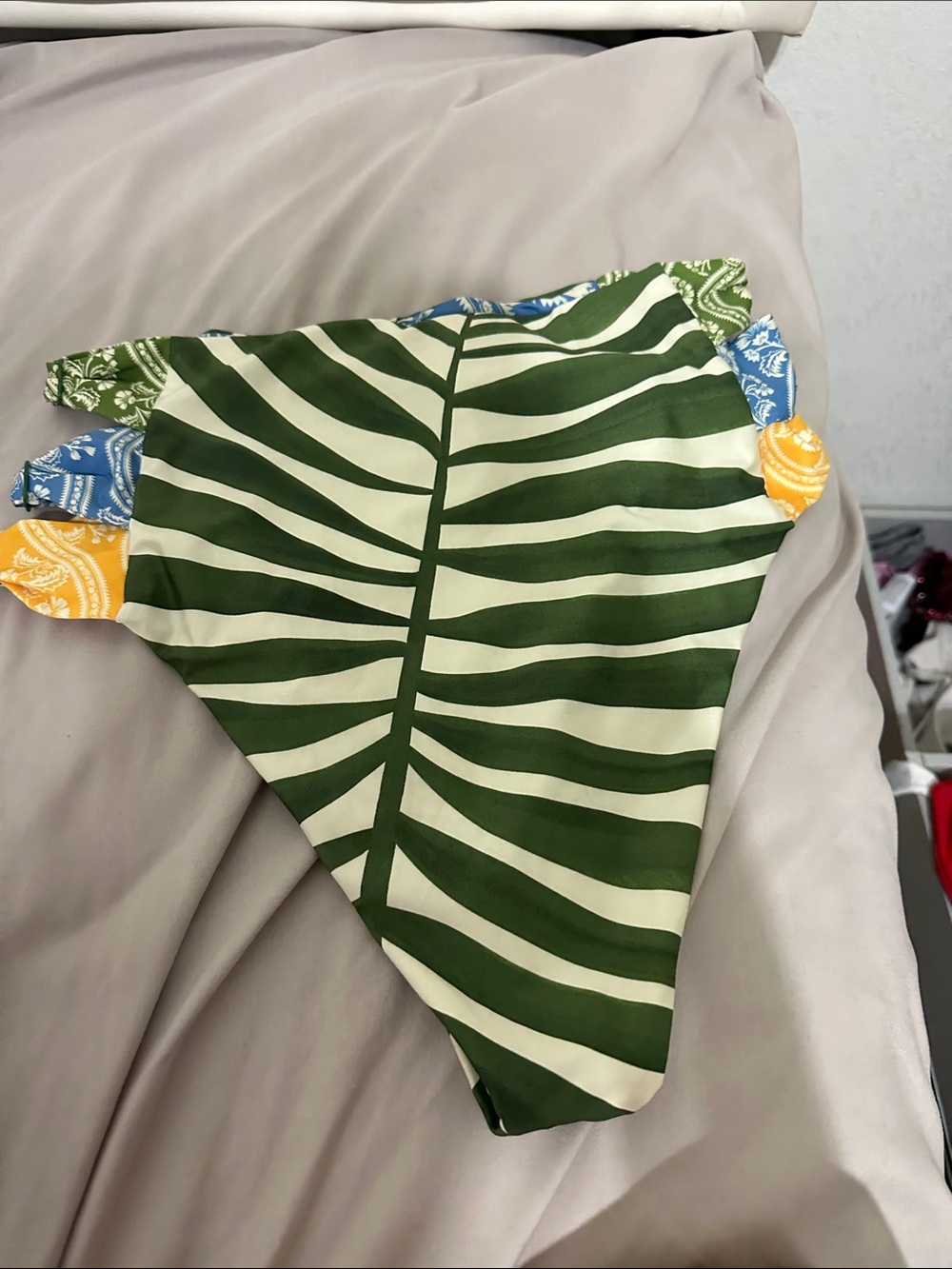 Agua Bendita Blue Green Yellow Mixed-Print Bikini reversible - Picture 2 of 2